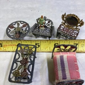 Set of 5 pieces of furniture for a small dollhouse or fairy garden. 1 inch tall.
